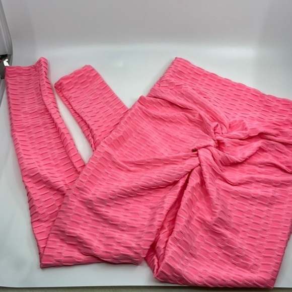 TIK Tok Leggings: Elevate Your Style with High Waist, Butt Lifting Yoga Pants - Picture 4 of 5